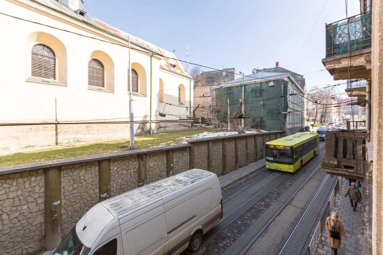 Квартира Студія Біля Оперного Театру По Вулиці Гонти 4-3А ลวีฟ ภายนอก รูปภาพ